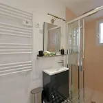 بيت للعطل La Cigale - Vieux Village - Charmante Maisonnette Climatisee Avec Jardin فينوف ليز أفيجْنْ