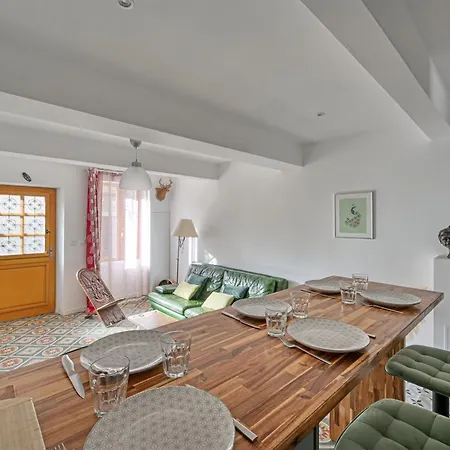 La Cigale - Vieux Village - Charmante Maisonnette Climatisee Avec Jardin Holiday home *