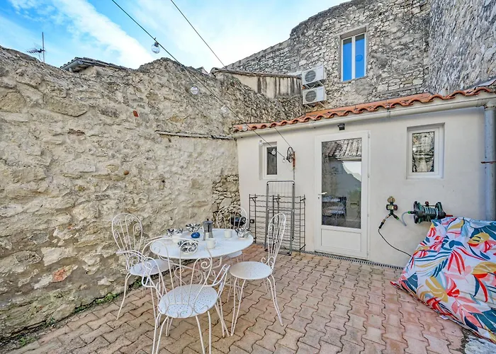 بيت للعطل La Cigale - Vieux Village - Charmante Maisonnette Climatisee Avec Jardin فينوف ليز أفيجْنْ
