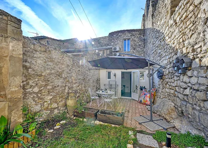 بيت للعطل La Cigale - Vieux Village - Charmante Maisonnette Climatisee Avec Jardin فينوف ليز أفيجْنْ