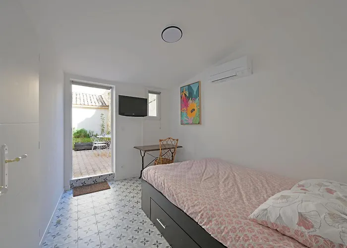 La Cigale - Vieux Village - Charmante Maisonnette Climatisee Avec Jardin *